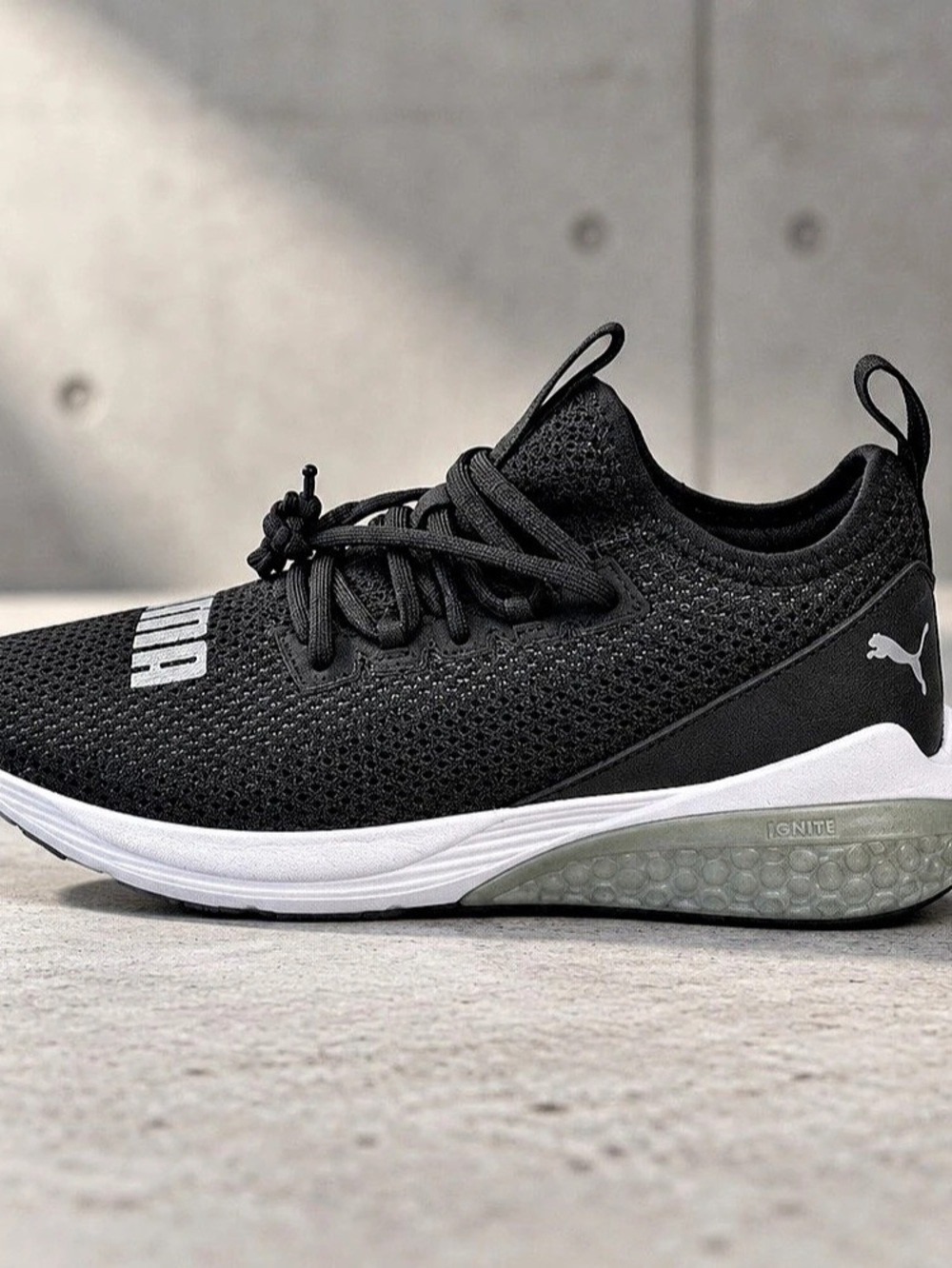 PUMA Lyocell Men's 7.5 Low Top Mesh Lace-Up Athletic Sneakers Black/White 195425